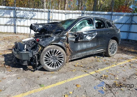 2021 Lincoln Corsair Reserve z USA, uszkodzony, nr VIN 5LMCJ2DHXMUL02182